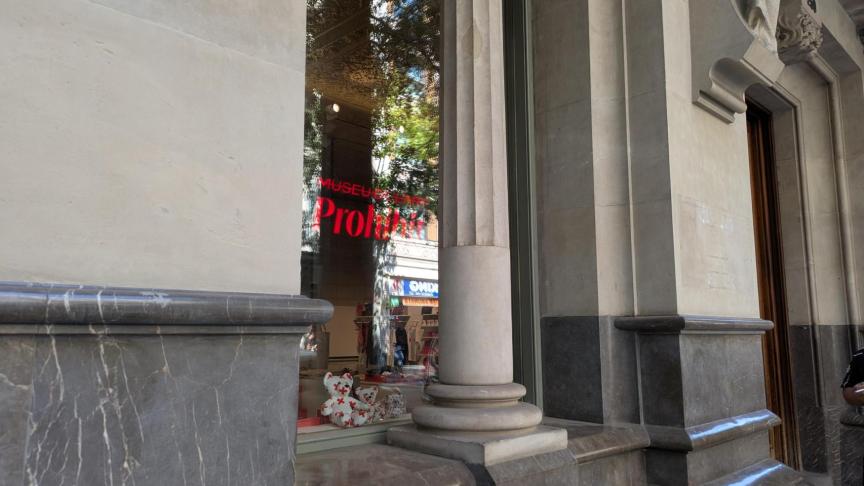 La casa Garriga Nogués con el Museo del Arte Prohibido, ya cerrado, en su interior