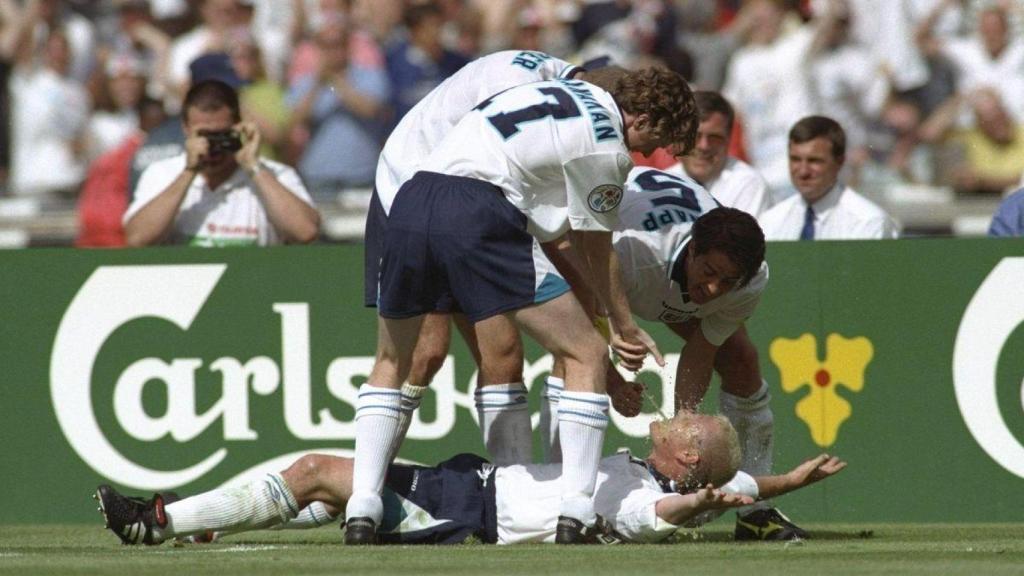 El gran futbolista inglés que está al borde de la muerte: el alcohol pasa factura