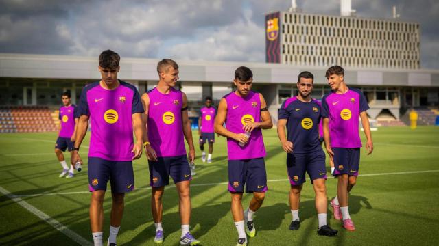 Pau Cubarsí, Dani Olmo, Pedri y Jofre Torrents saltan a entrenarse durante la pretemporada del Barça