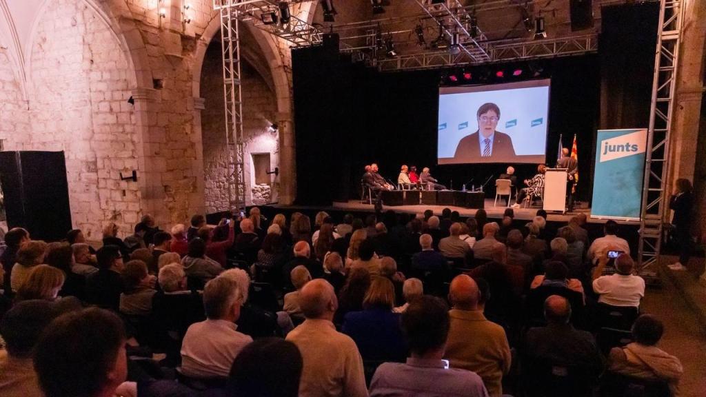 El presidente de Junts, Carles Puigdemont en un acto del partido con el mundo local