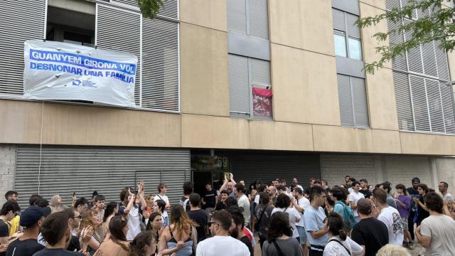 Imagen de la protesta en Girona contra la expulsión de la okupa