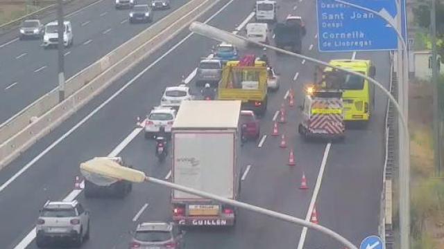 Un autobús averiado en la B-23 este lunes