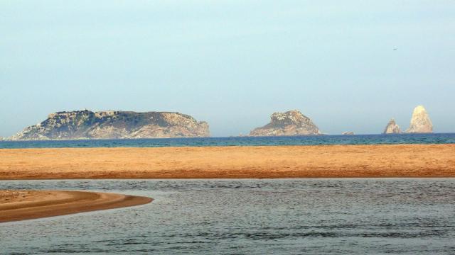 Las Illas Medes desde la Gola del Ter