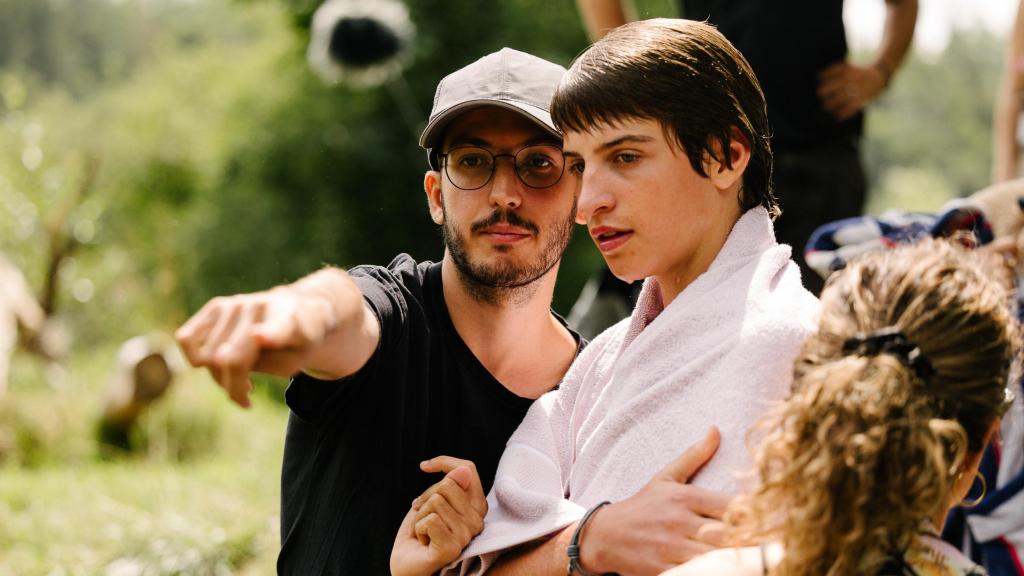 El director Claret Muxart en el rodaje de 'Estrany Riu'