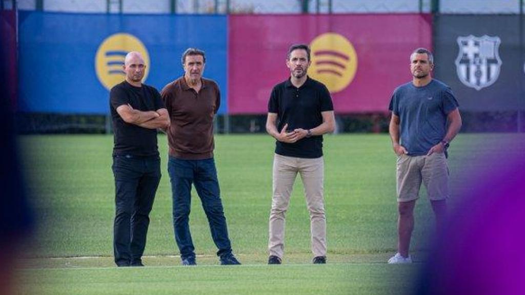 Andrés Manzano, Alexanko y Sergi Milà, en este orden, viendo un entrenamiento del Barça