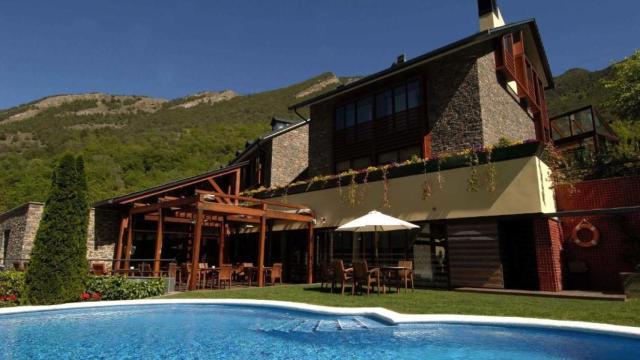 Adiós a uno de los hoteles más icónicos del Pirineo, el Spa Riberies