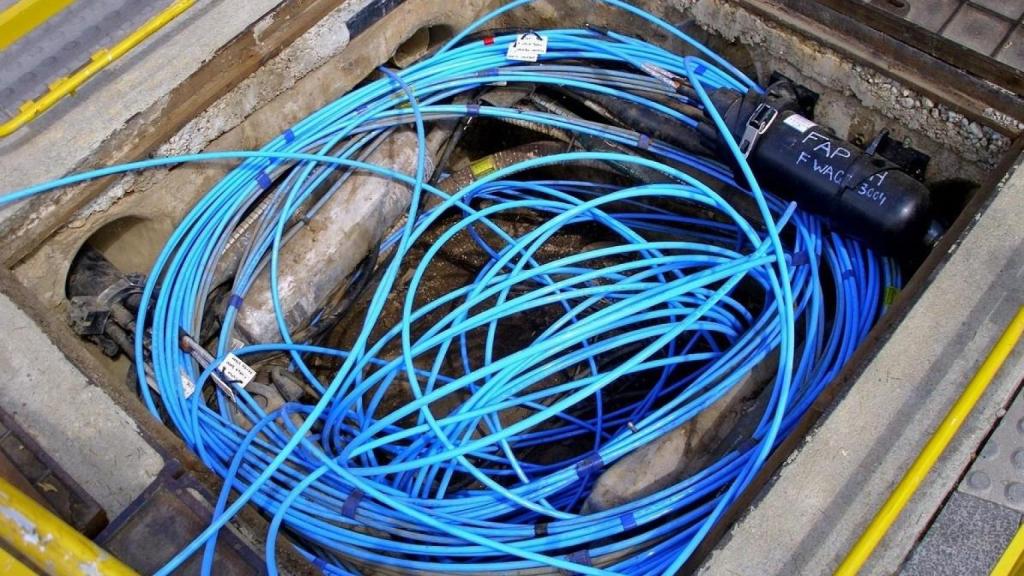Imagen de archivo de cables de fibra óptica