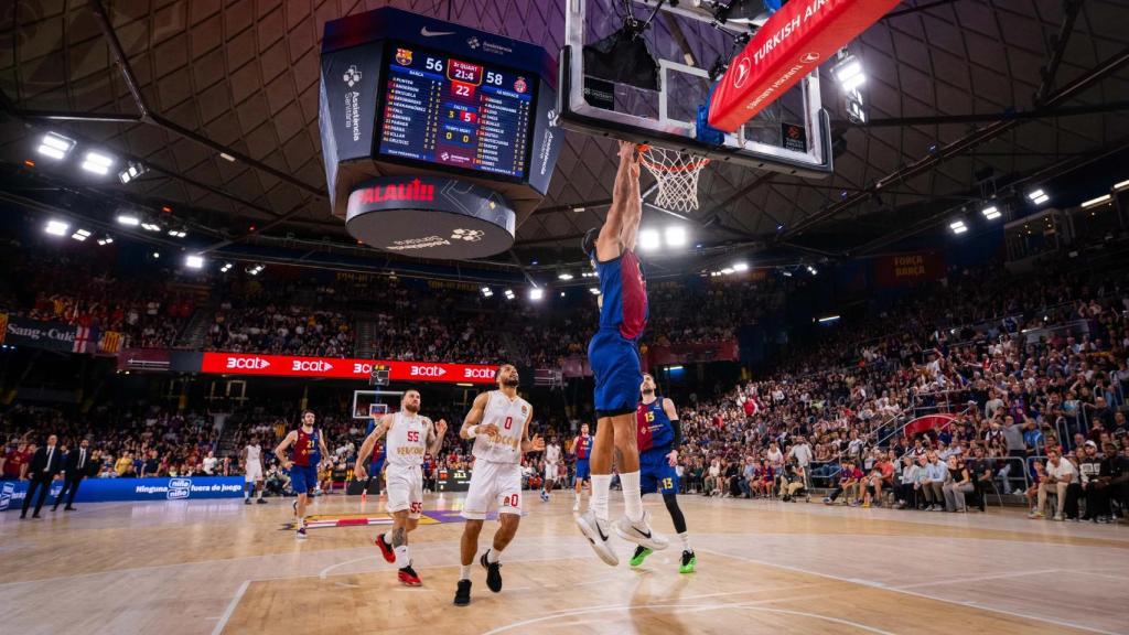 La canasta de Jabari Parker durante la victoria del Barça de basket contra el Mónaco