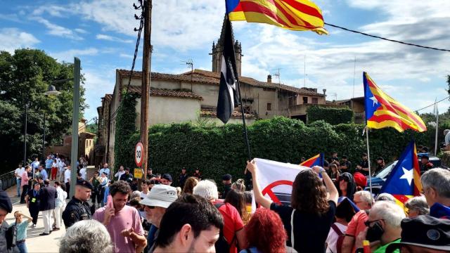 Protesta 'indepe' en Girona cerca de la Infanta Leonor