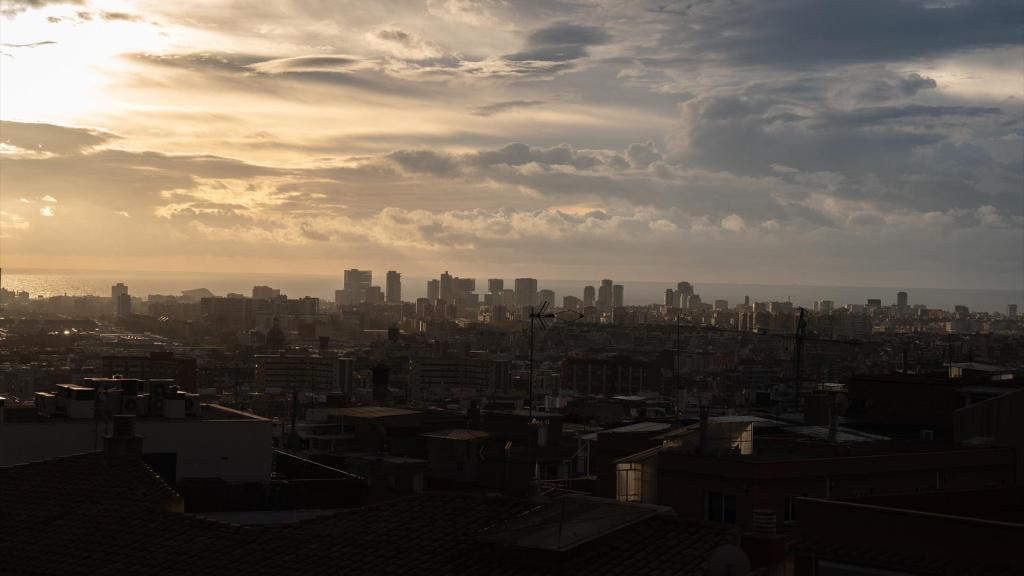 Contaminación sobre la ciudad de Barcelona
