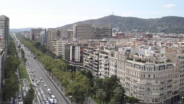Fotografía de la avenida Diagonal de Barcelona en dirección sur