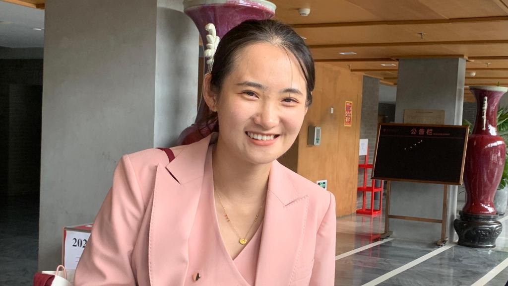 Xiao Zhang, profesora de catalán en la Universidad de Estudios Extranjeros de Pekín