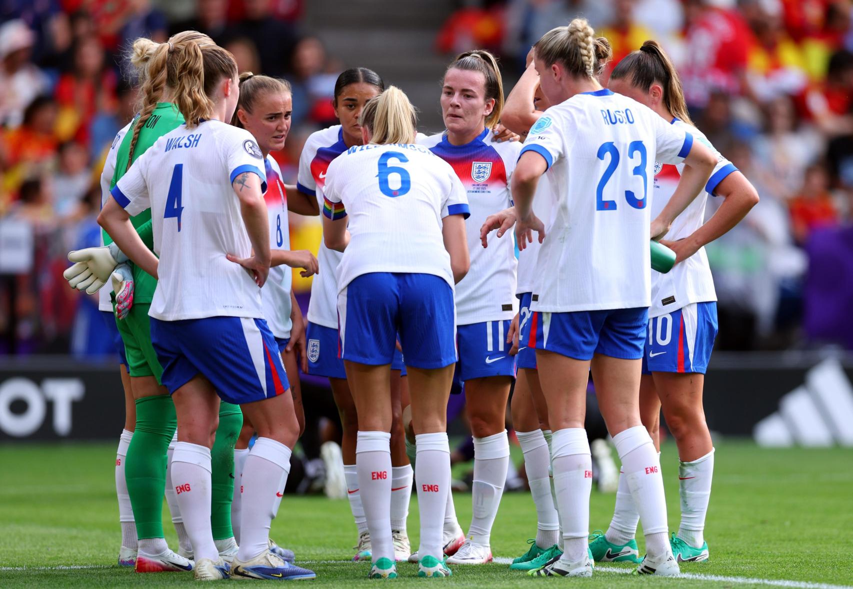 Las futbolistas de la selección inglesa en la final de la Eurocopa ante España