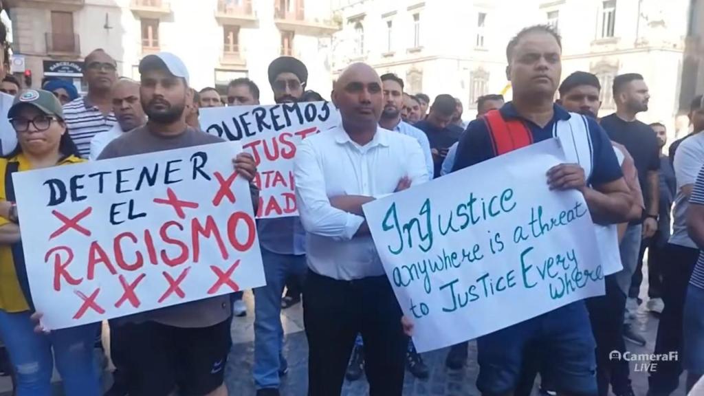 Algunos de los manifestantes, convocados por la Indian Community Centre Association, para pedir justicia por el joven asesinado