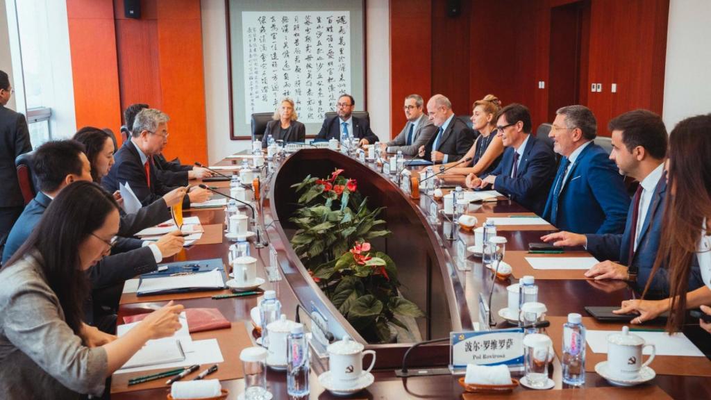 Reunión del Govern con el viceministro del Departamento Internacional del Comité Central del Partido Comunista de China, Ma Hui