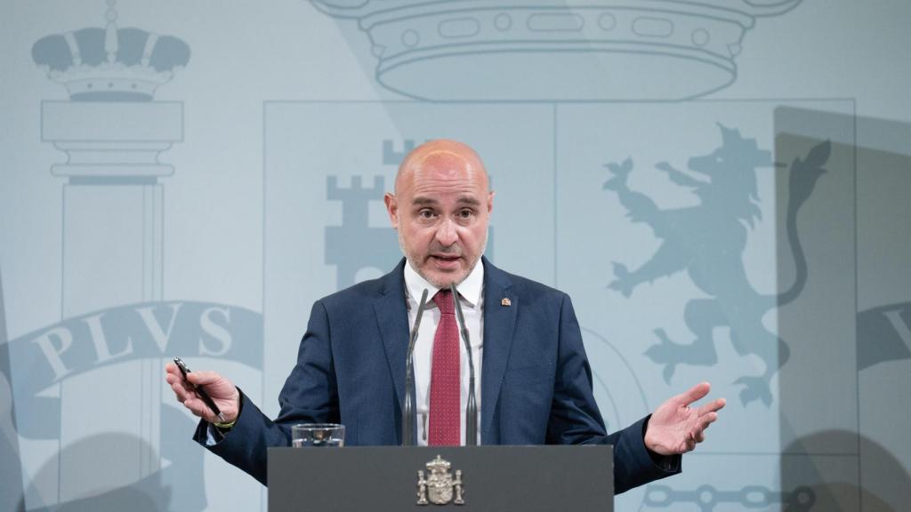 El delegado del Gobierno en Cataluña, Carlos Prieto, en una rueda de prensa