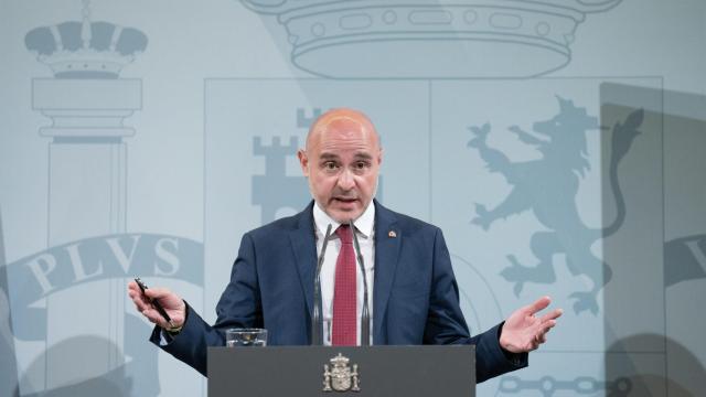 El delegado del Gobierno en Cataluña, Carlos Prieto, en una rueda de prensa