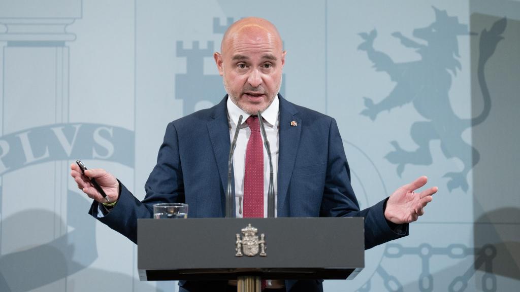 El delegado del Gobierno en Cataluña, Carlos Prieto, en una rueda de prensa