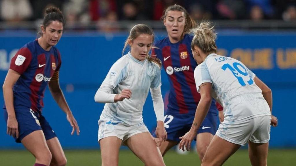 Carla Juliá en su debut con el Levante las Planas en el Johan Cruyff