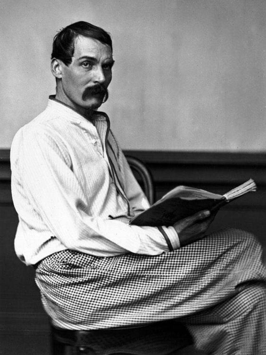 El explorador Richard Francis Burton, por Rischgitz, en 1864
