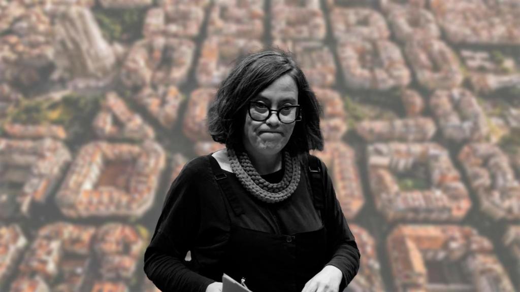 Eulàlia Reguant, la exportavoz de la CUP, con el Eixample de fondo
