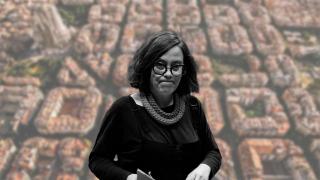 Eulàlia Reguant, la exportavoz de la CUP, con el Eixample de fondo