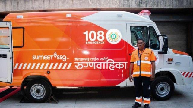 Una ambulancia de la compañía