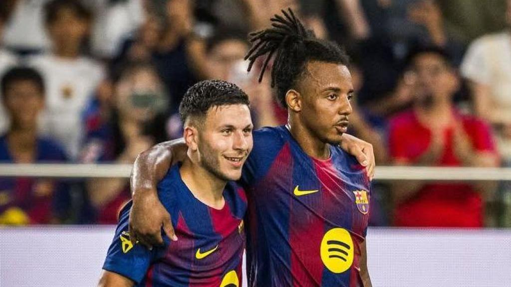 Roony Bardghji i Jules Koundé en un partit contra el Vissel Kobe