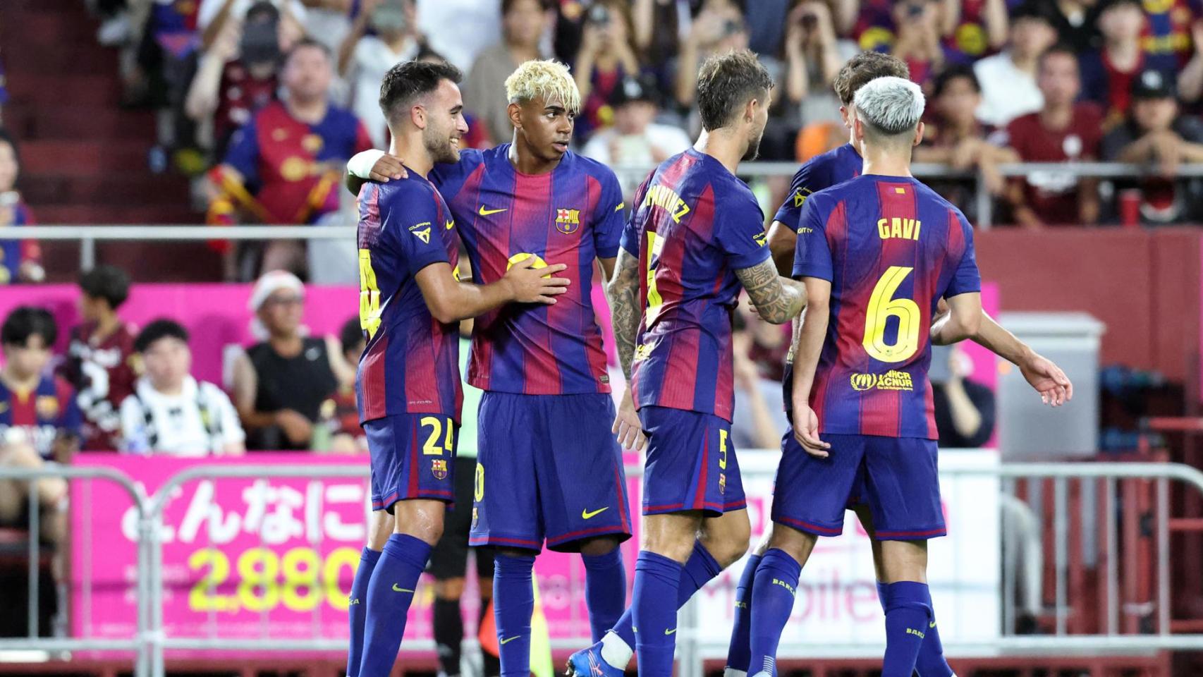 Los jugadores del Barça celebran el gol de Éric García contra el Vissel Kobe