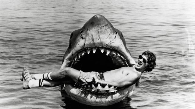 Steven Spielberg durante una pausa del rodaje de 'Tiburón'