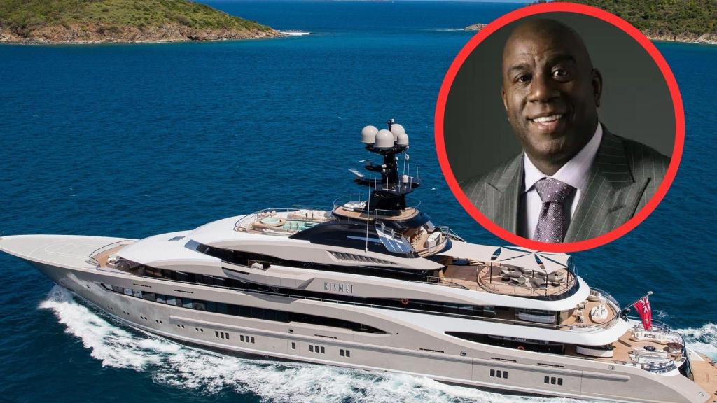 Así es el impresionante de yate de Magic Johnson amarrado en Barcelona: tiene una pista de basket en la cubierta y cuesta 6 millones de euros
