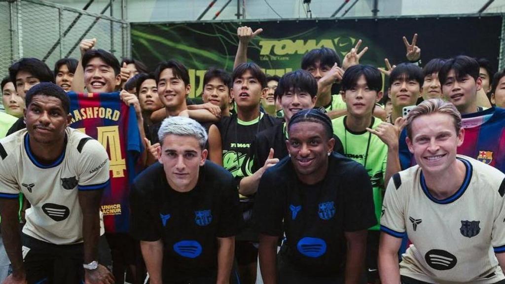 Marcus Rashford, Gavi, Frenkie de Jong y Alejandro Balde en un acto de Nike en Seúl