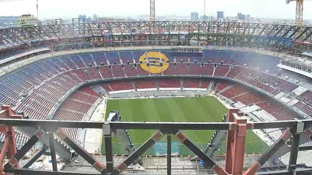 Los obreros de Limak Construction ya han instalado el césped definitivo del nuevo Camp Nou