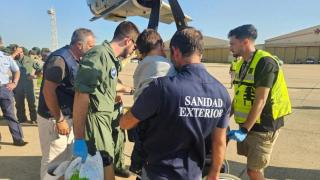 Recibimiento de los menores palestinos en la Base Aérea de Zaragoza, por parte del Gobierno español