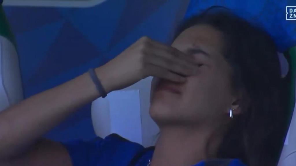 Kika Nazareth llora en la previa de la final de la Champions League en Lisboa