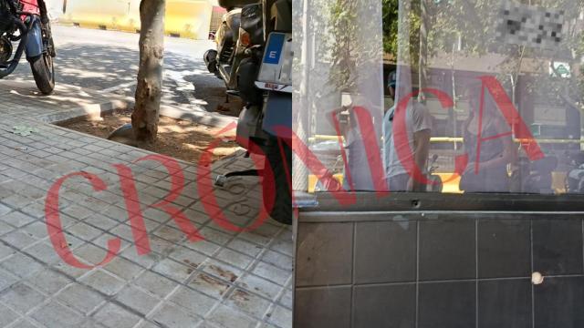 Una mancha de sangre en el suelo y dos impactos de bala en la calle Comte Urgell