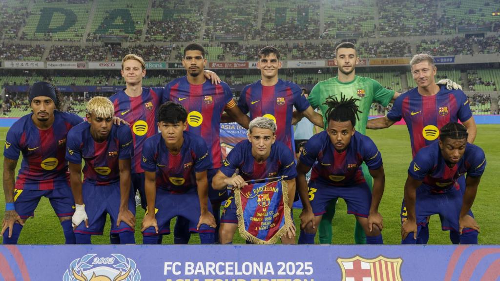 Gavi celebra uno de sus dos goles al Daegu