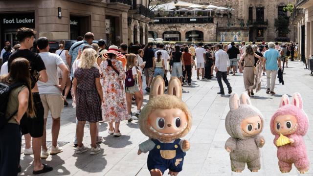 Locura Labubu en Barcelona: Venimos de Argentina para comprar uno