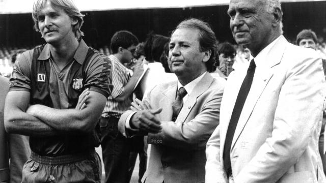 Schuster, Núñez y Casaus, en una presentación del Barça