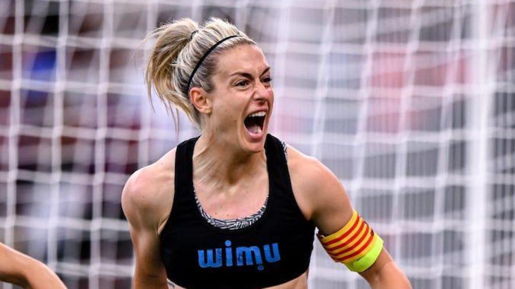 Alexia Putellas y Aitana Bonmatí celebran un gol
