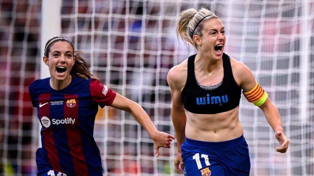 Alexia Putellas y Aitana Bonmatí celebran un gol