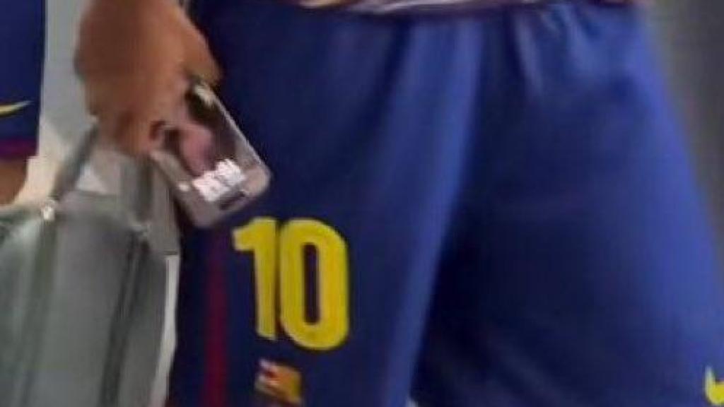 Lamine Yamal tiene a Nicki Nicole en el fondo de pantalla de su móvil