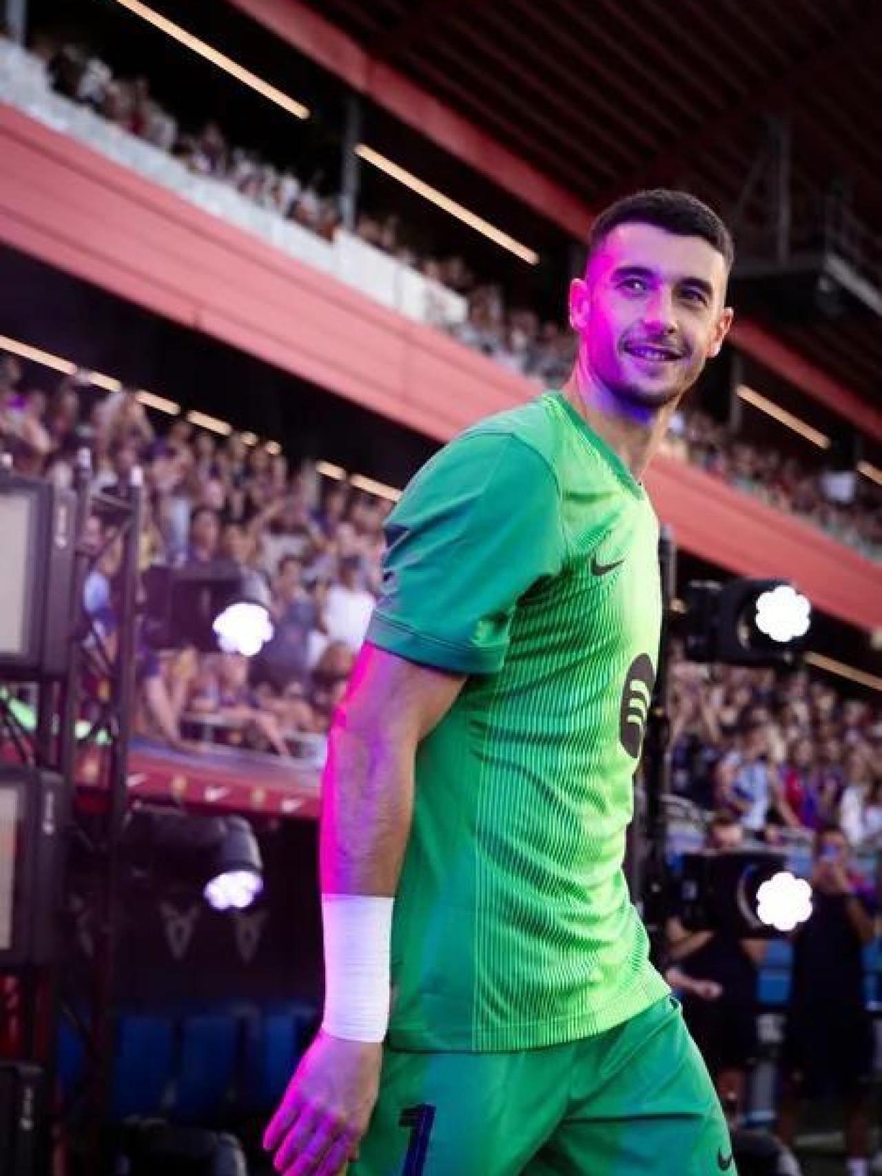 Joan García en la presentación de la plantilla del Barça en el Joan Gamper