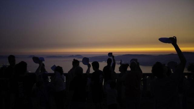 Personas ubicadas para ver la lluvia de estrellas de las Perseidas