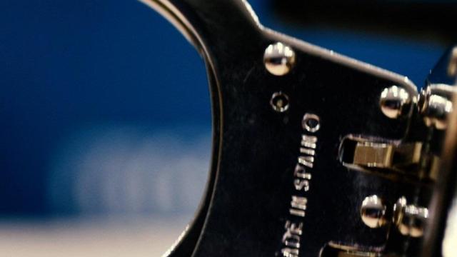 Esposas de Mossos d'Esquadra