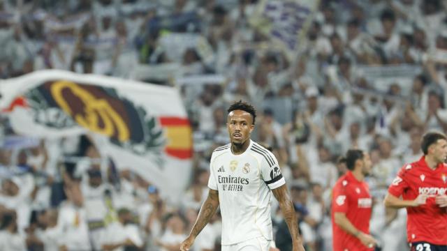 La afición del Real Madrid llenó el Bernabéu ante Osasuna