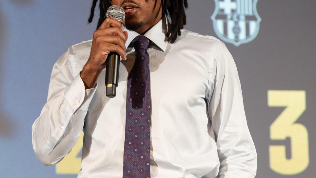 Jules Koundé, en l'acte de la seva renovació amb el Barça