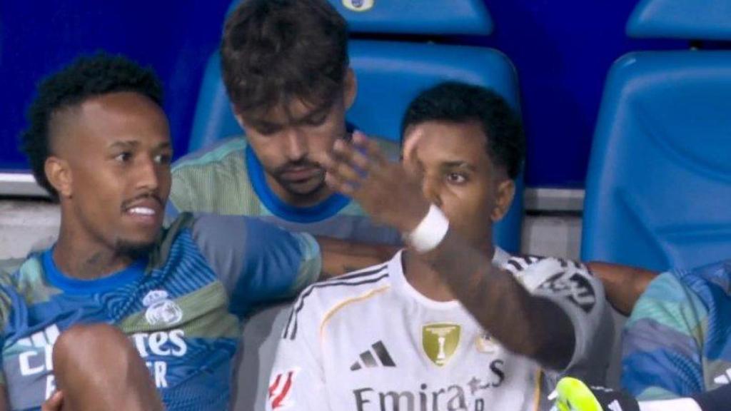 Rodrygo, molesto con su sustitución en el Oviedo-Real Madrid
