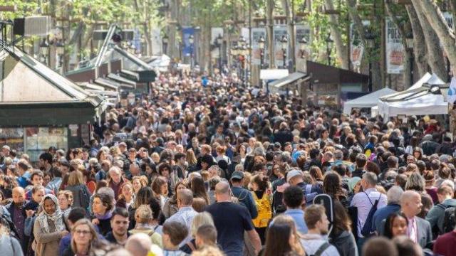 Multitud de gente en Barcelona