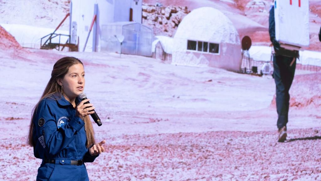 Carla Conejo está especializada en divulgación y diplomacia científica